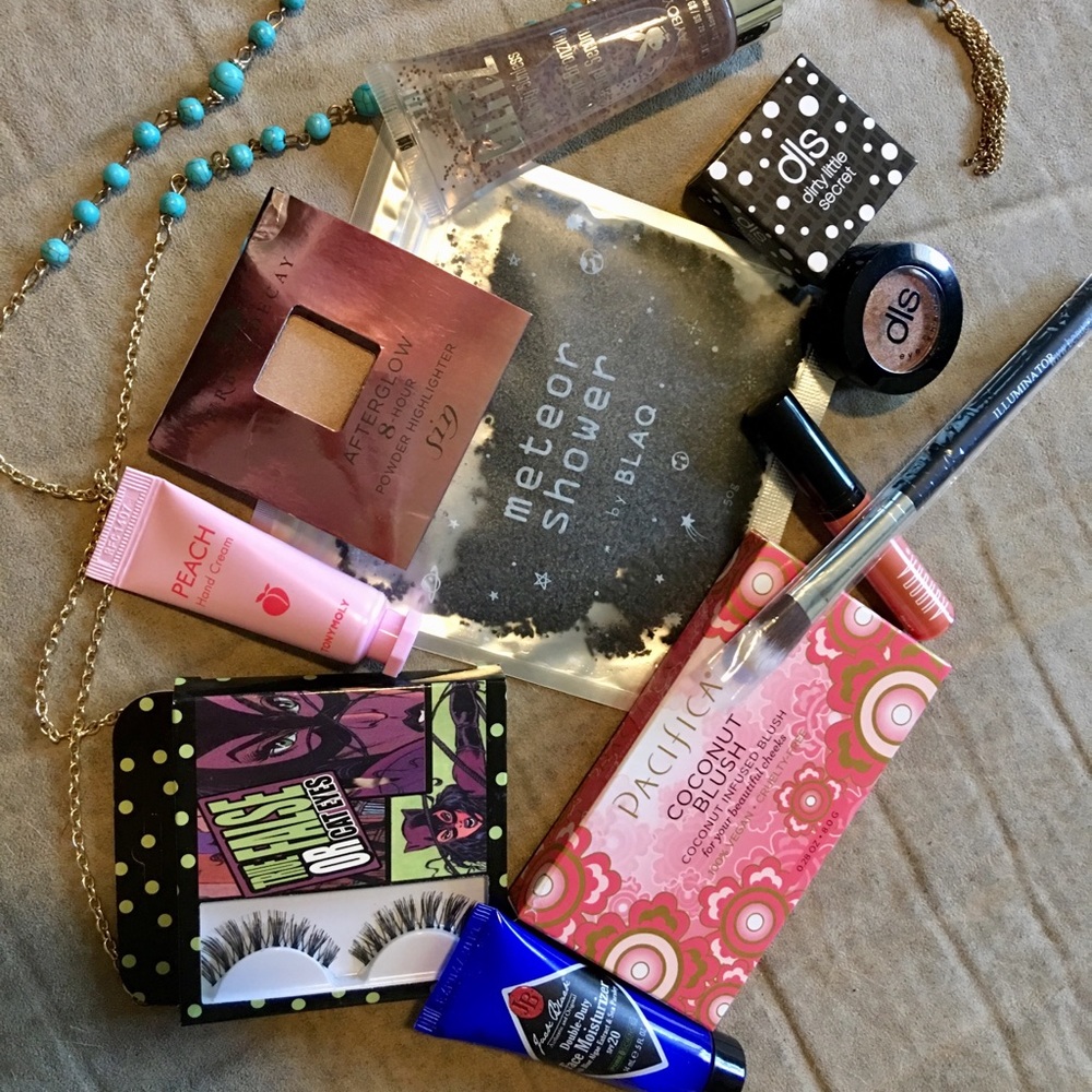 10pc Travel beauty *firm price*